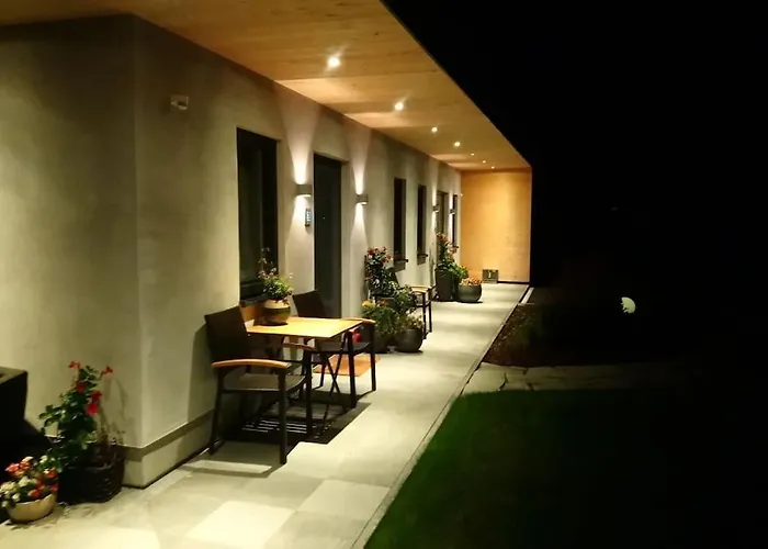 Traumhaftes Mitten Im Skigebiet بيسندورف